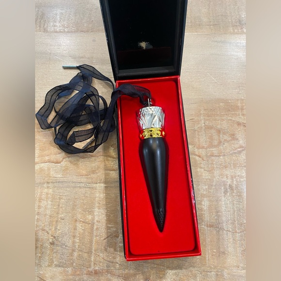 Christian Louboutin Bullet Lipstick 001M velvet red matte lip with box - Picture 4 of 11